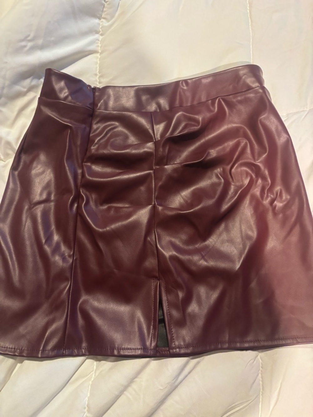 SHEIN Burgundy Faux Leather Mini Skirt with Front Slit